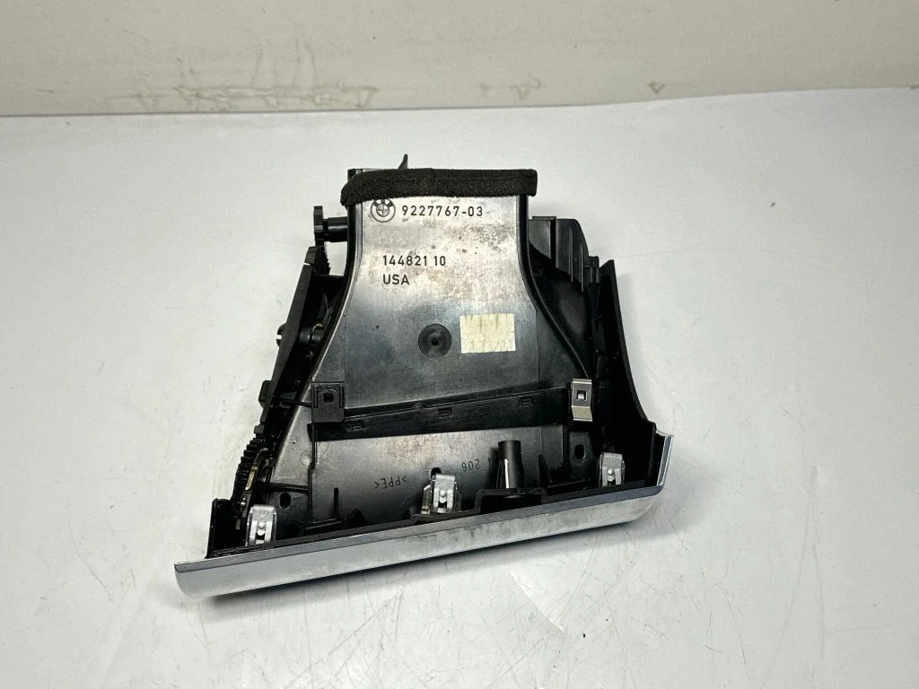 Boczne kratki nawiewu 9227767