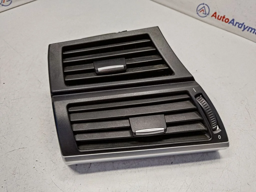 Dashboard side air vent grill/cover trim 9227767