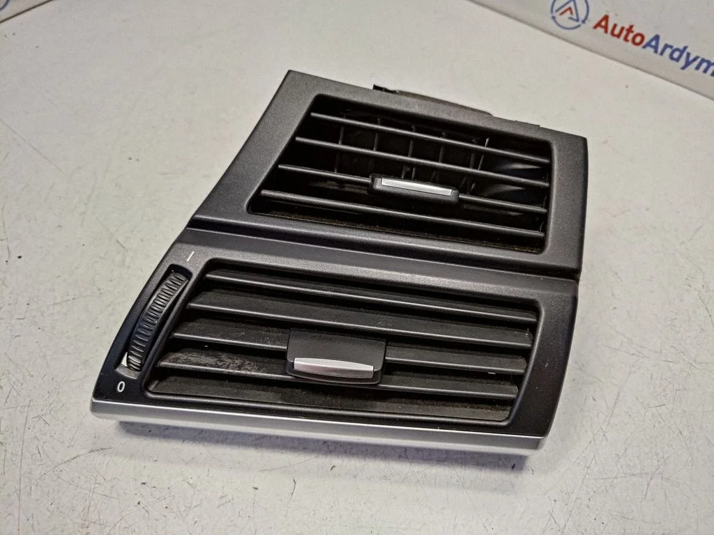 Dashboard side air vent grill/cover trim 9227768