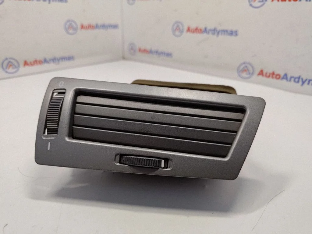 Dashboard side air vent grill/cover trim 64228223334