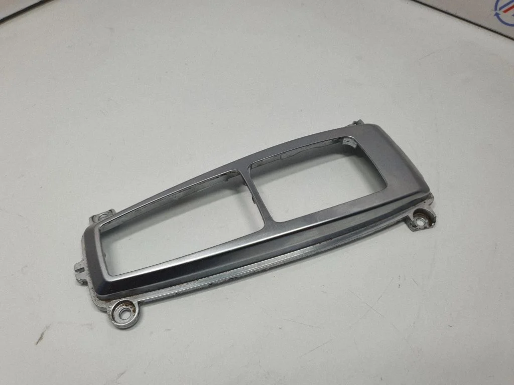 Gear shifter surround trim plastic – BMW X5 E70 (2006-2013)