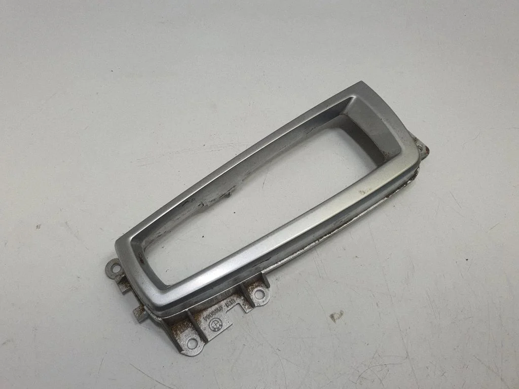 Gear shifter surround trim plastic 9189064