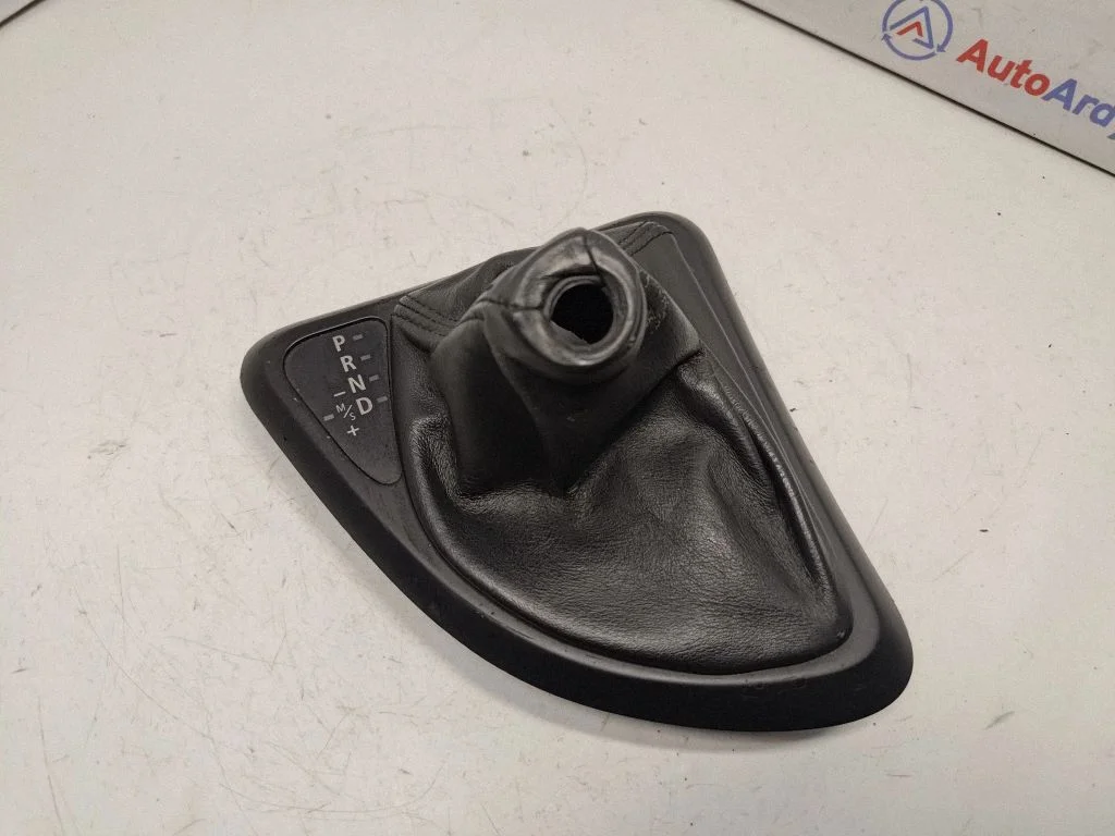 Pārnesumu pārslēga sviras apdare (plastmasas) 51167078567
