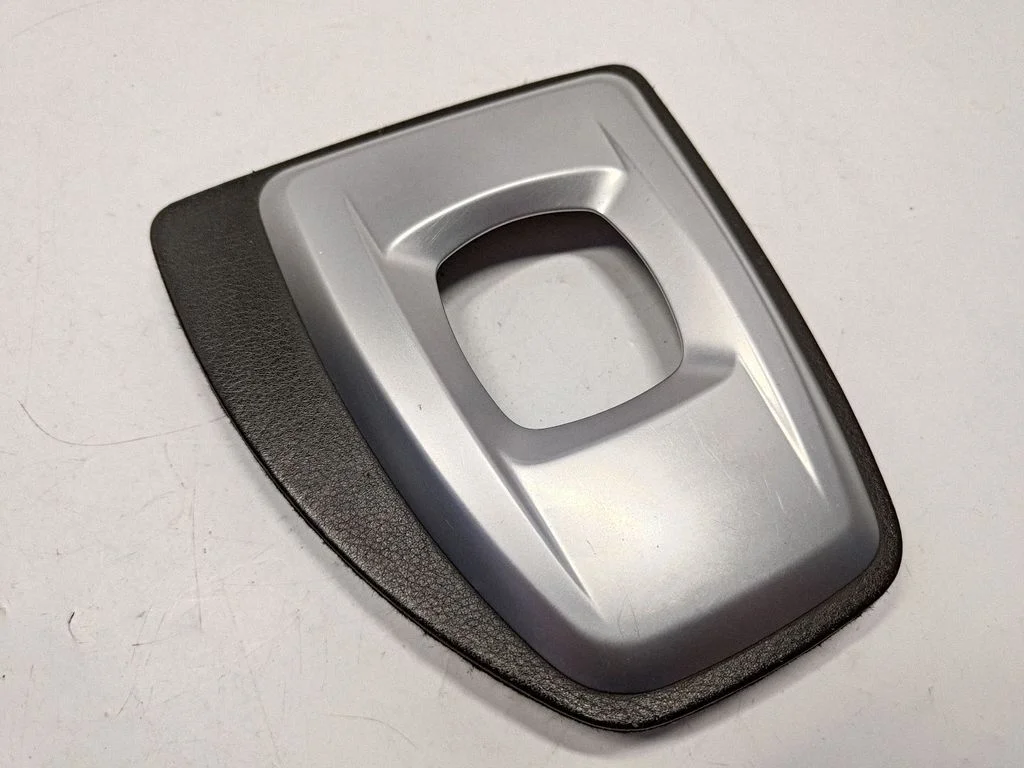 Pārnesumu pārslēga sviras apdare (plastmasas) 6960877