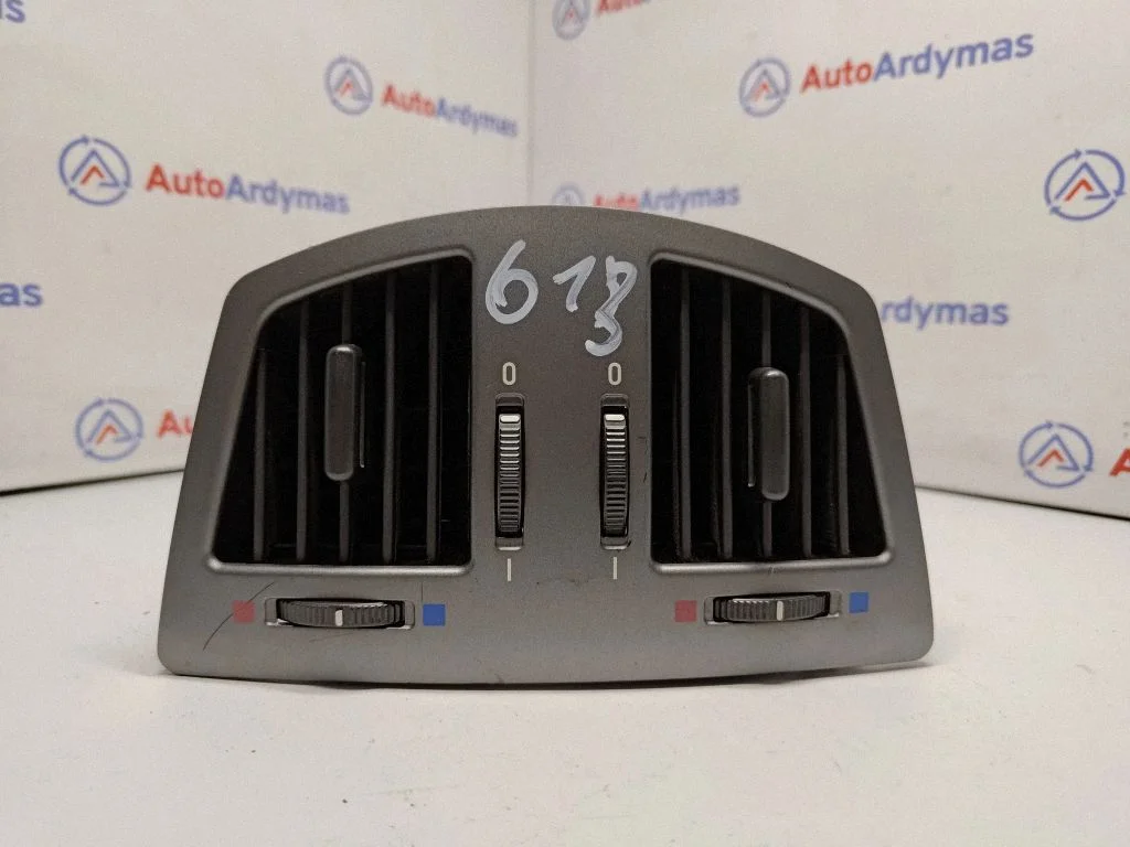 Rear air vent grill 8385257