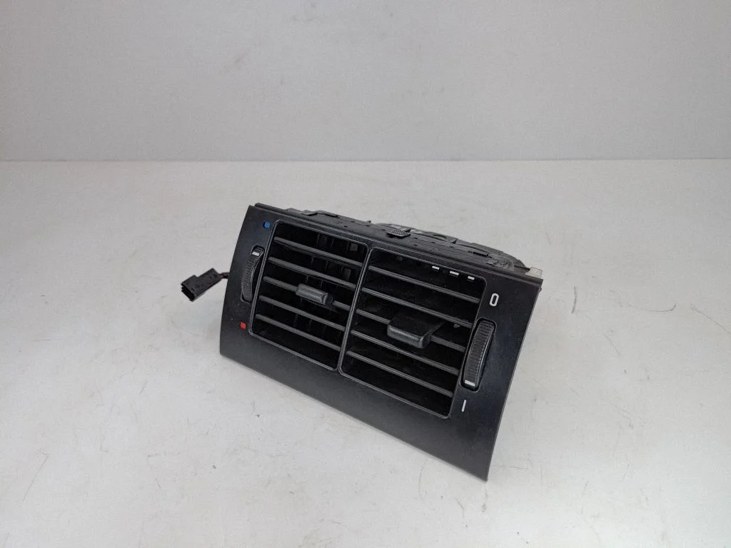 Aizmugurējās gaisa restītes 8376150
