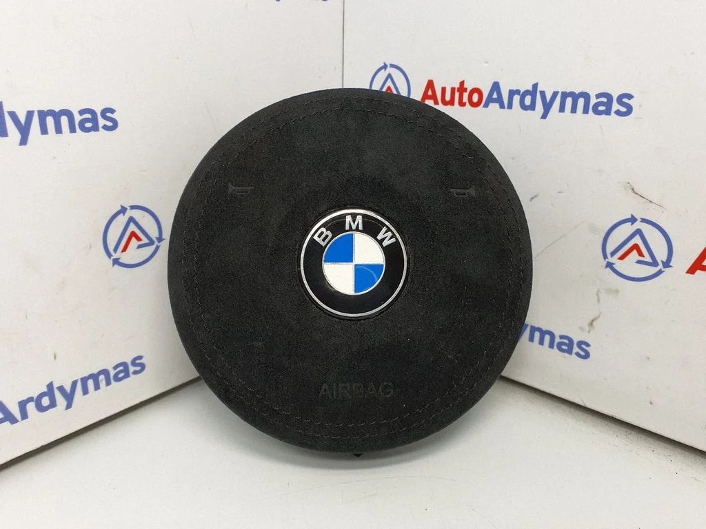Steering wheel airbag 6780456