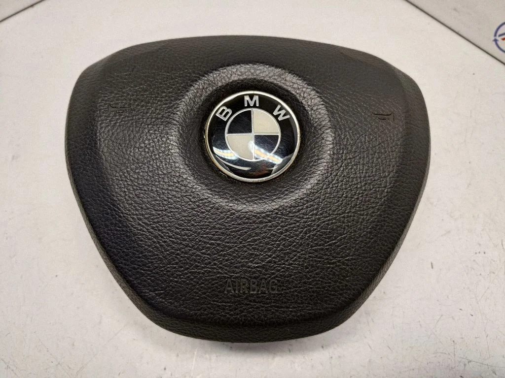 Steering wheel airbag 6783839