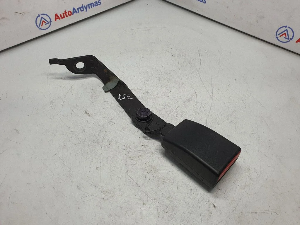 Rear seatbelt buckle 7356626