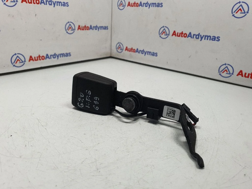 Rear seatbelt buckle 7442031