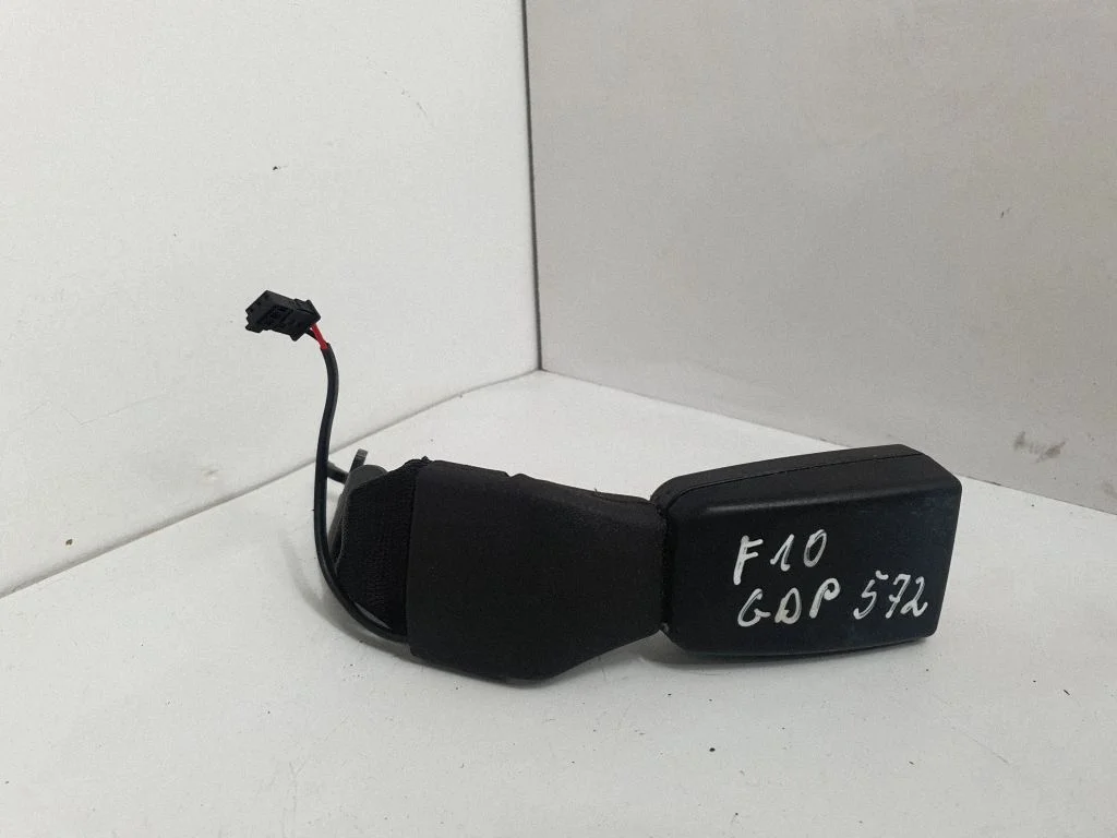 Rear seatbelt buckle 7243275