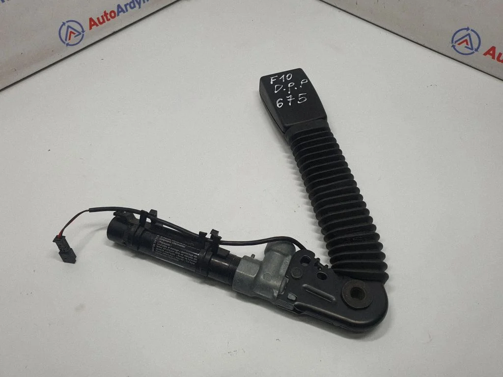 Front seatbelt buckle 9115306