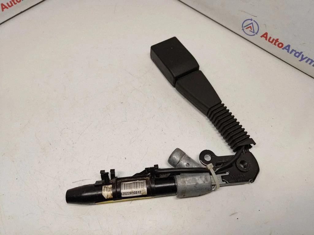 Front seatbelt buckle – BMW X5 E70 (2006-2013)
