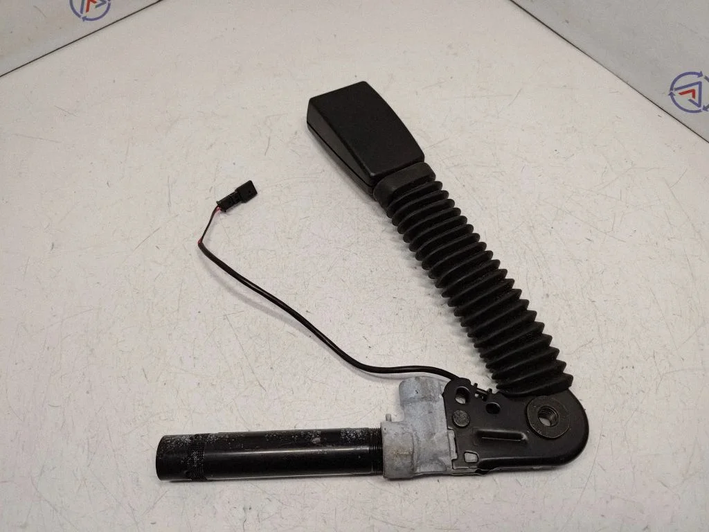 Front seatbelt buckle 9115306