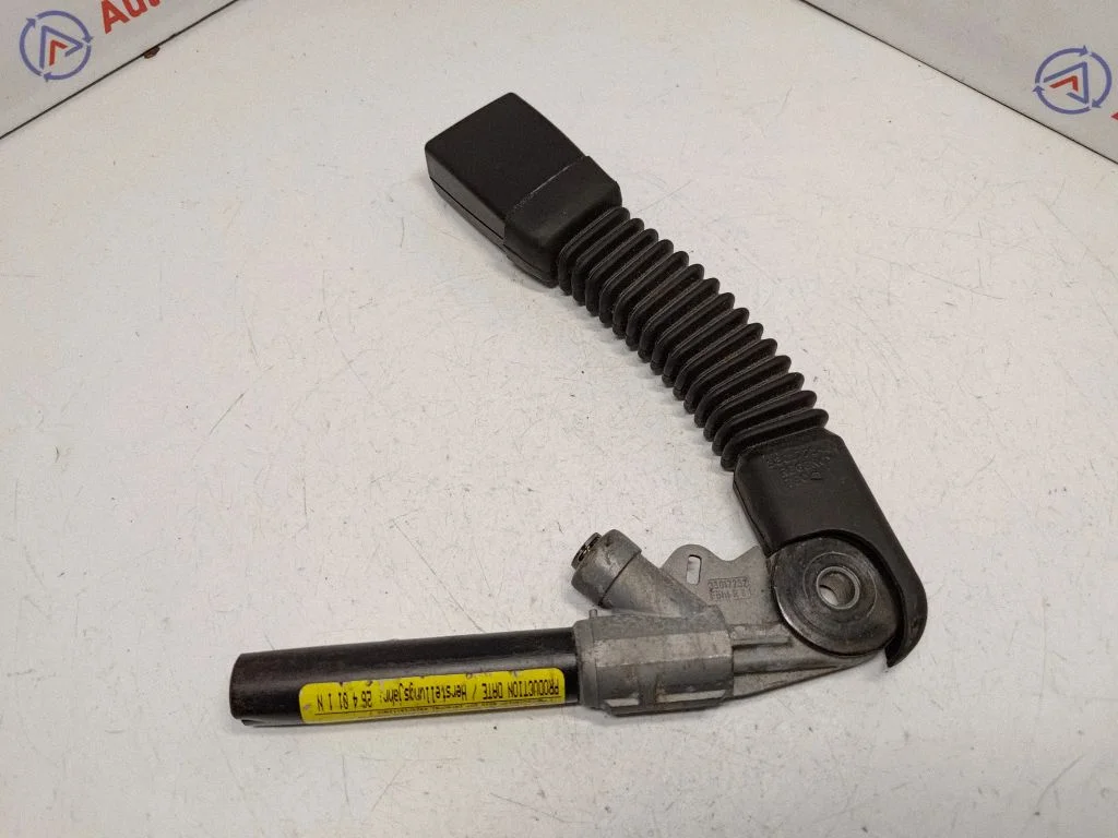 Front seatbelt buckle 8408760