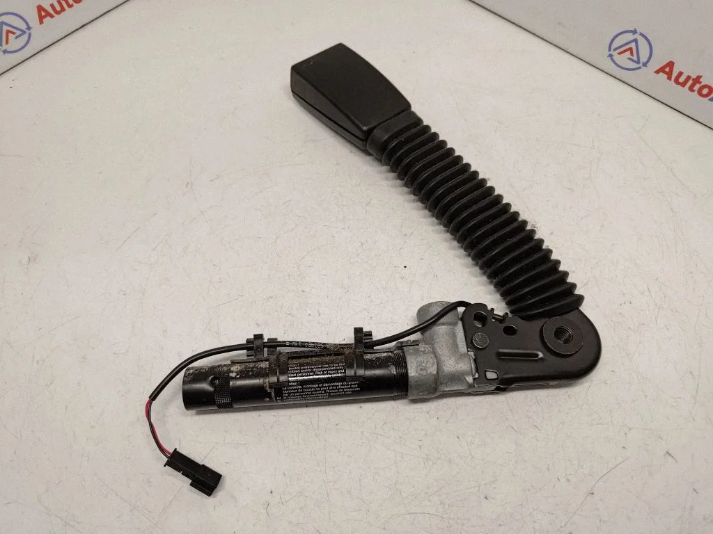 Front seatbelt buckle 9115306