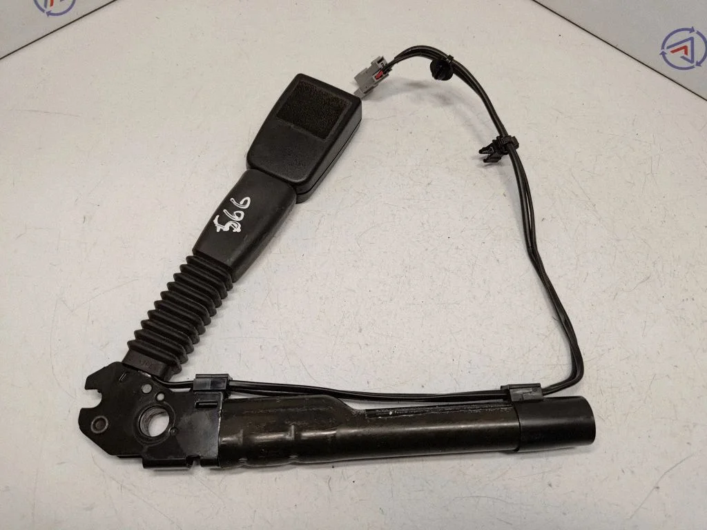 Front seatbelt buckle – BMW 1 Series E81 E87 (2004-2011)