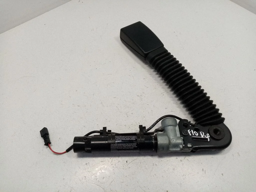 Priekšējās drošības jostas sprādze 9115306