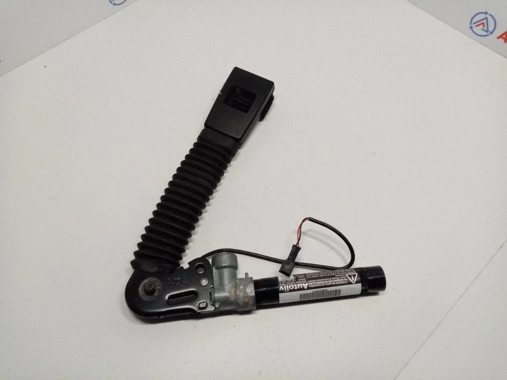 Eesmise turvavöö pannal – BMW 5-seeria F10 F11 (2009-2016)