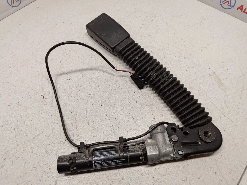 Front seatbelt buckle 7210888