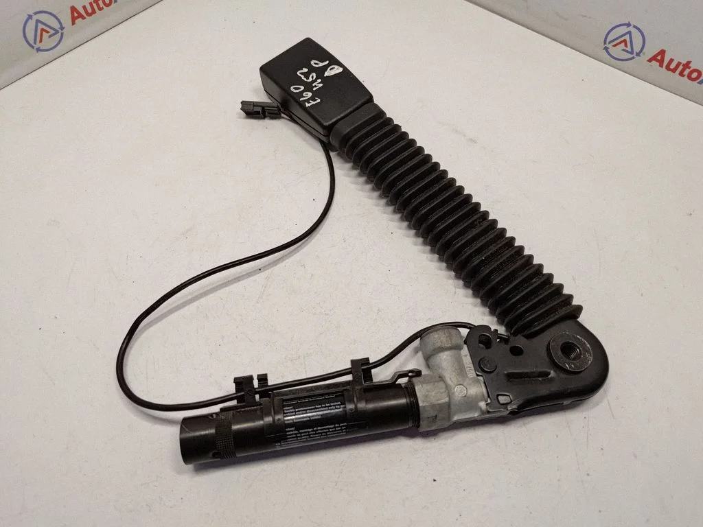 Front seatbelt buckle – BMW 5 Series E60 E61 (2004-2010)