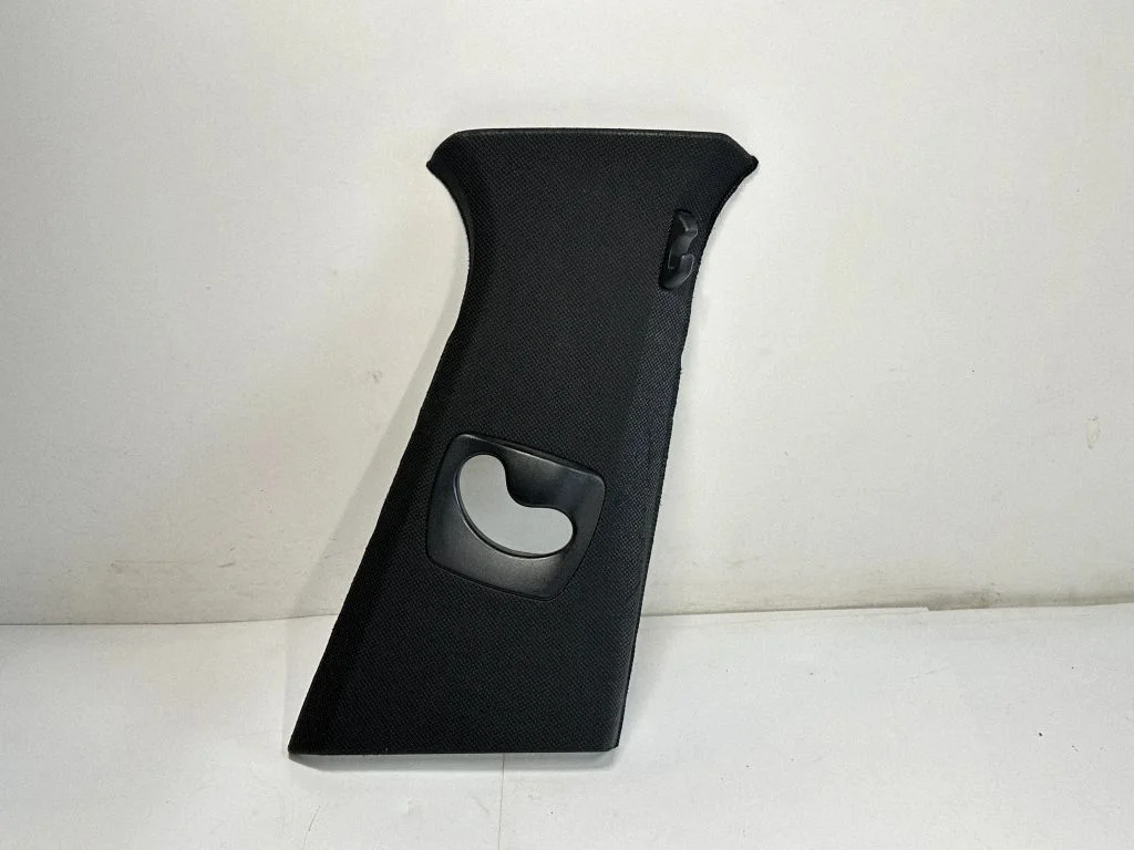 (B) pillar trim (top) 9116350
