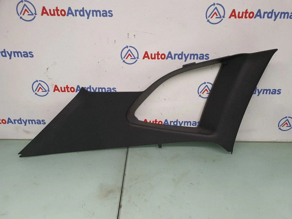 (C) pillar trim 8047717