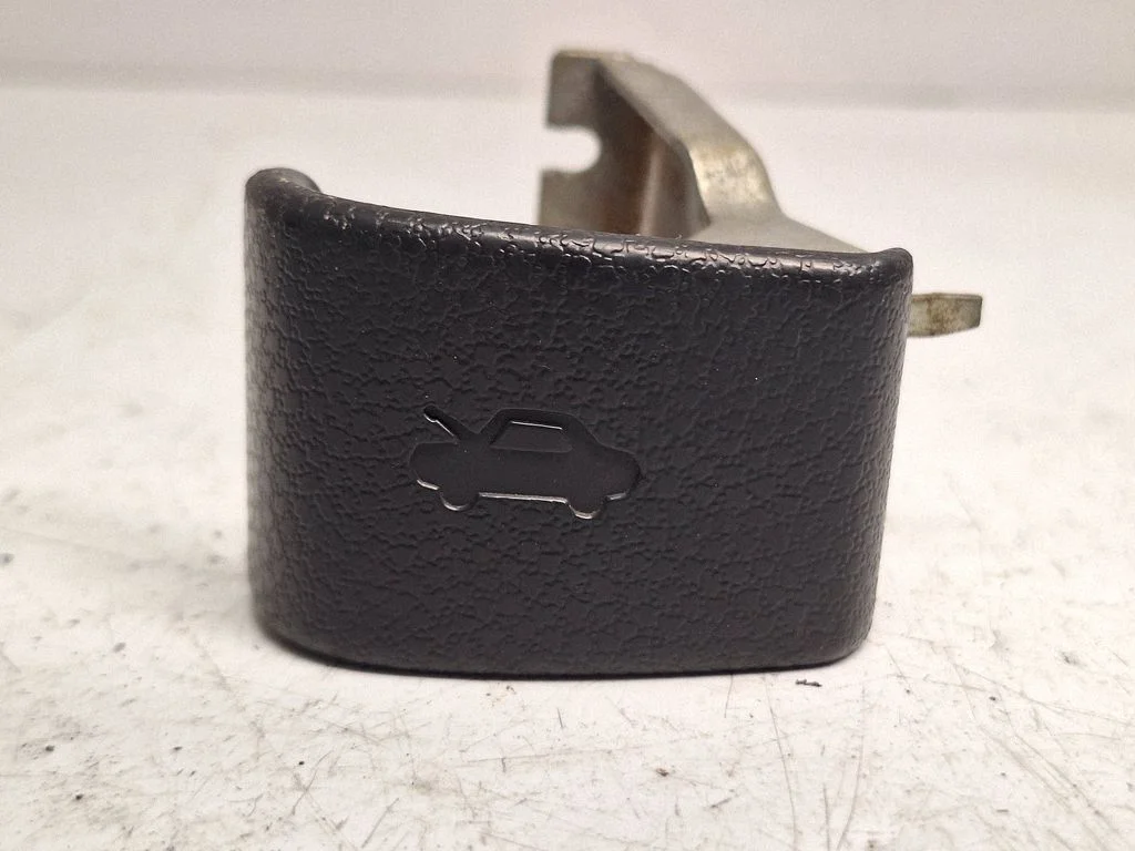 Engine bonnet (hood) release handle – Mini One - Cooper R50 - 53 (2001-2006)