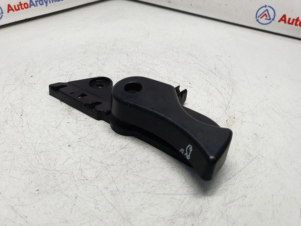 Engine bonnet (hood) release handle 7221913
