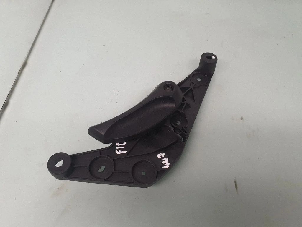 Engine bonnet (hood) release handle 9114002