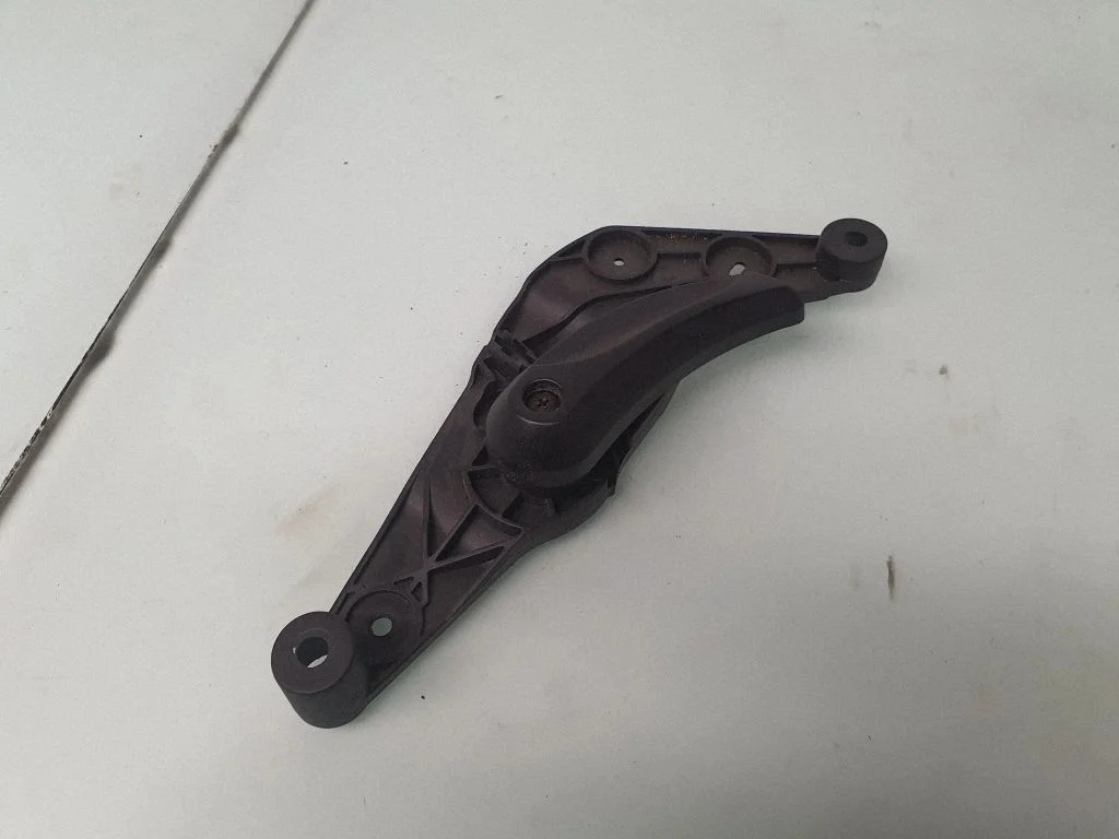Engine bonnet (hood) release handle 9114002