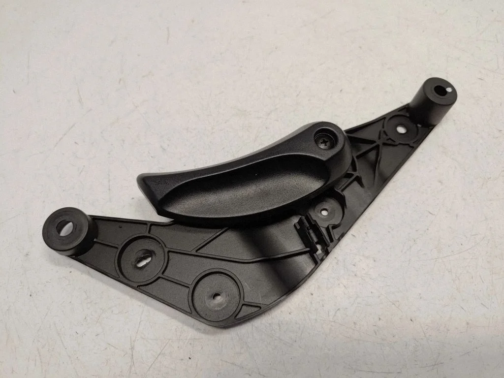 Engine bonnet (hood) release handle – BMW 5 Series F10 F11 (2009-2016)