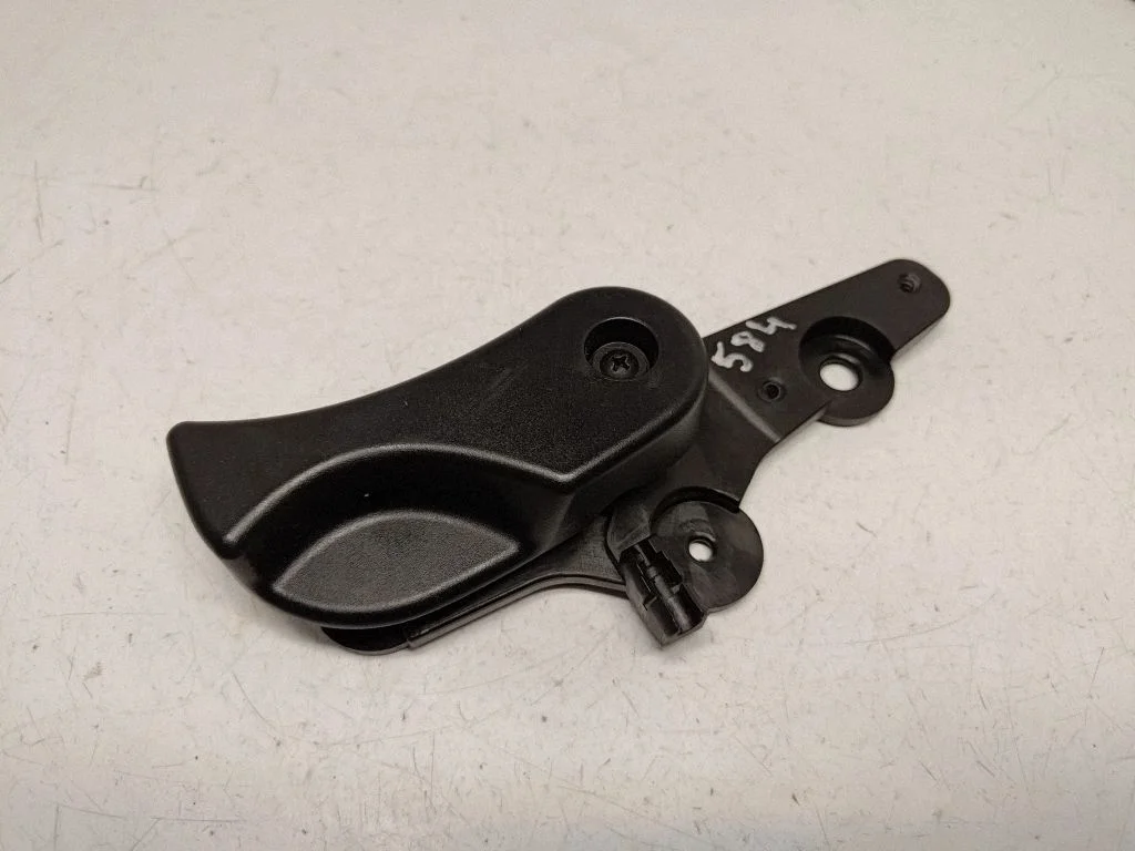 Mootorikapoti avamiskäepide – BMW 3-seeria E92 E93 (2005-2014)