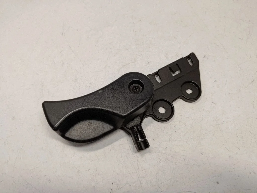 Engine bonnet (hood) release handle 7221913