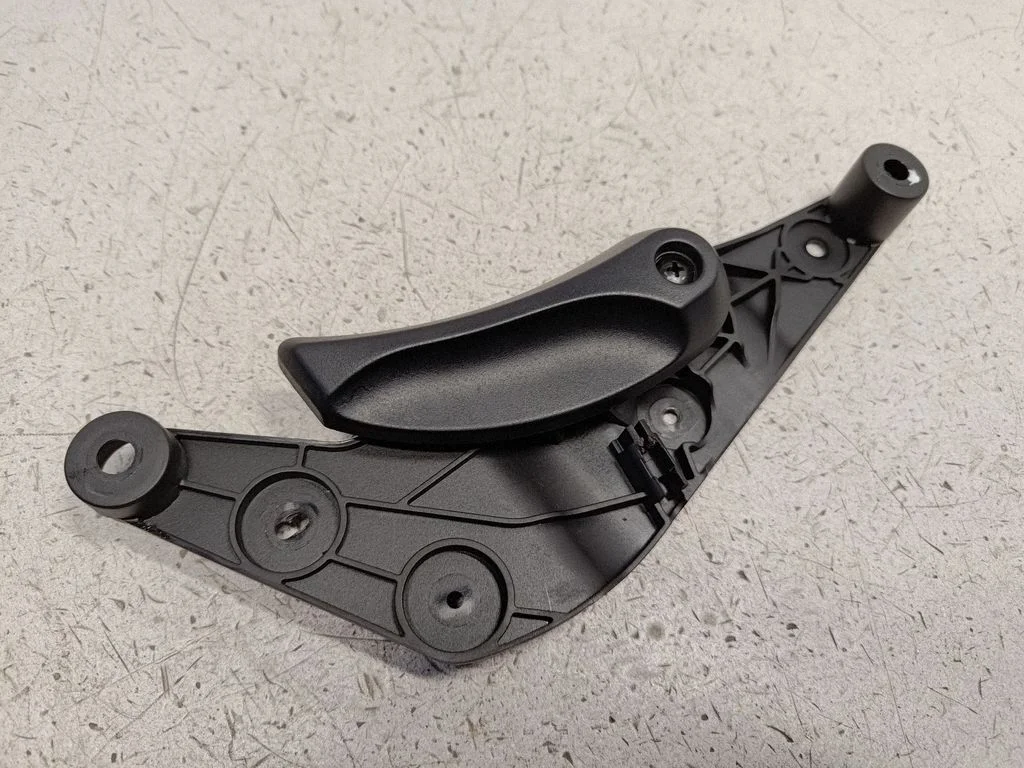 Engine bonnet (hood) release handle – BMW 5 Series F10 F11 (2009-2016)