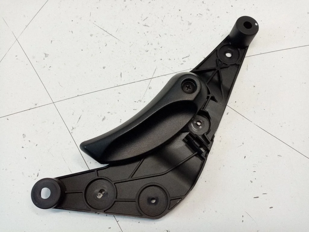 Engine bonnet (hood) release handle – BMW 5 Series GT F07 (2010-2017)