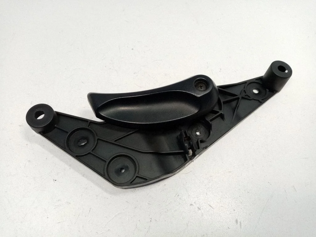 Engine bonnet (hood) release handle – BMW 5 Series GT F07 (2010-2017)