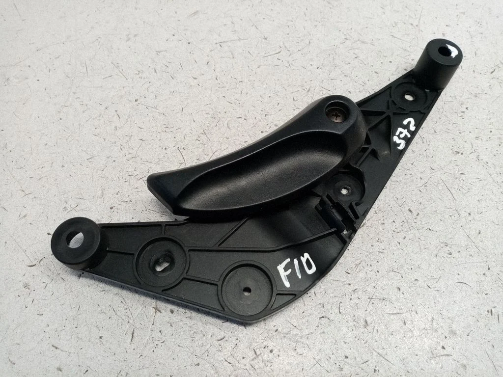 Engine bonnet (hood) release handle – BMW 5 Series F10 F11 (2009-2016)