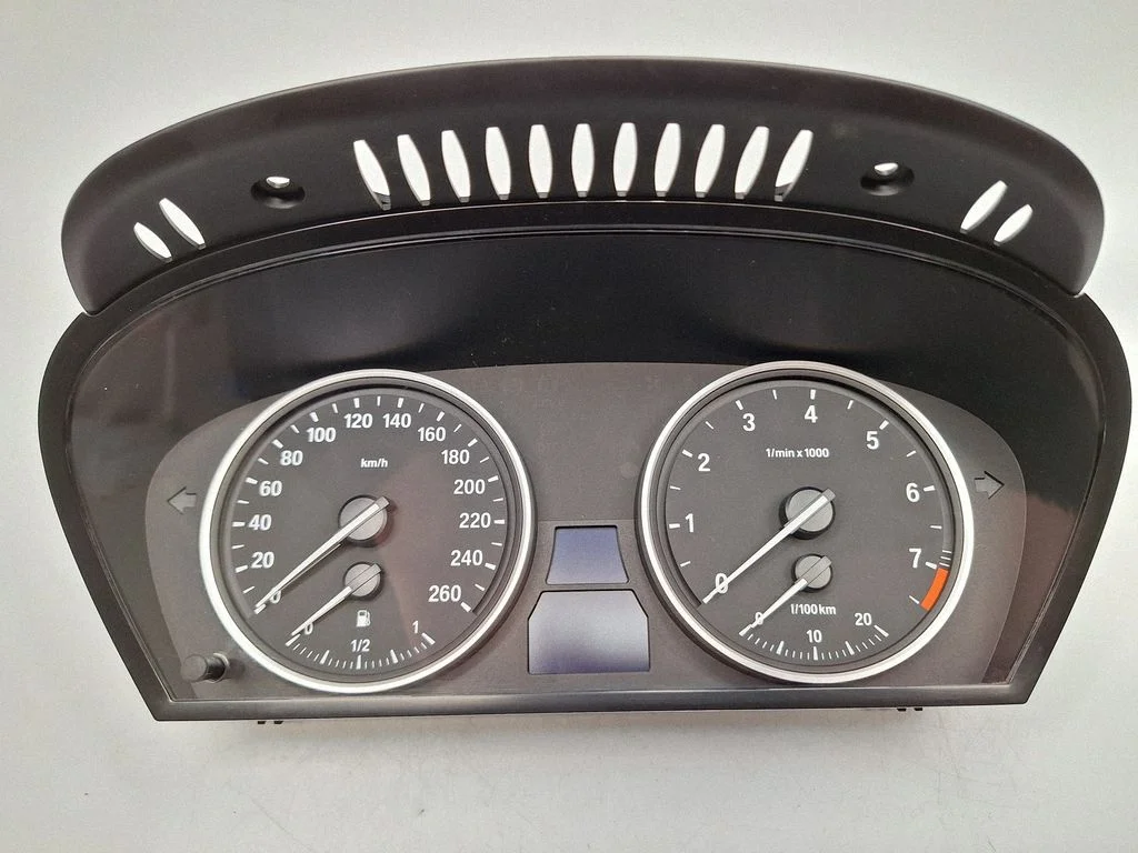 Speedometer (instrument cluster) 62119153762