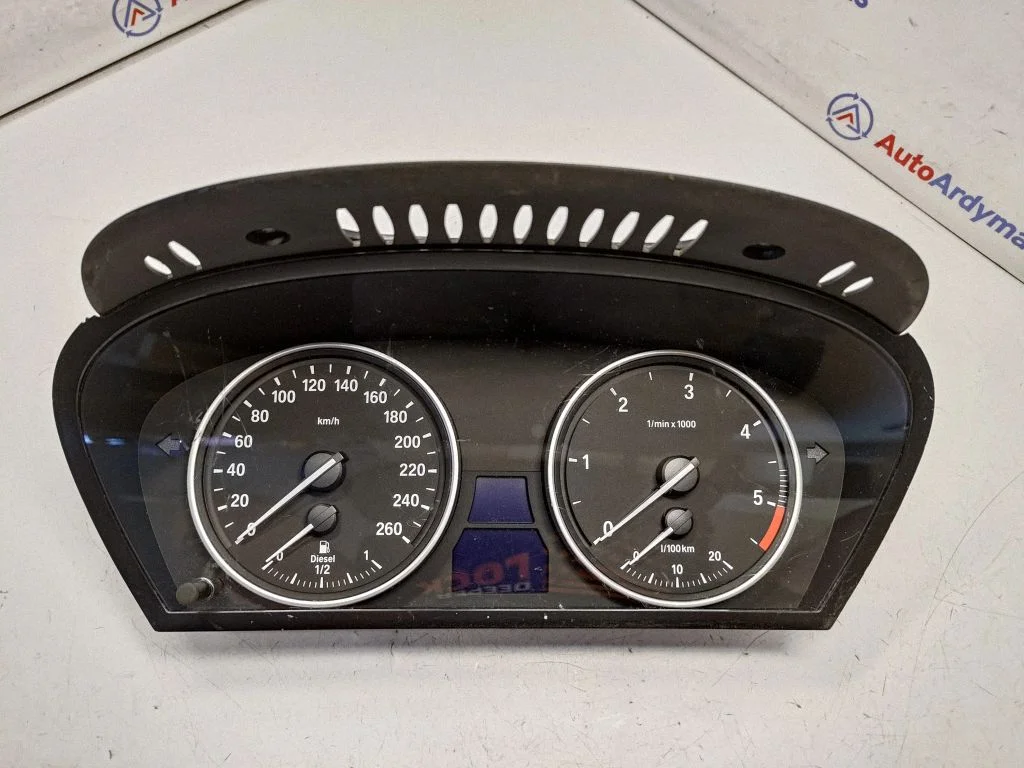 Speedometer (instrument cluster) 62109153843
