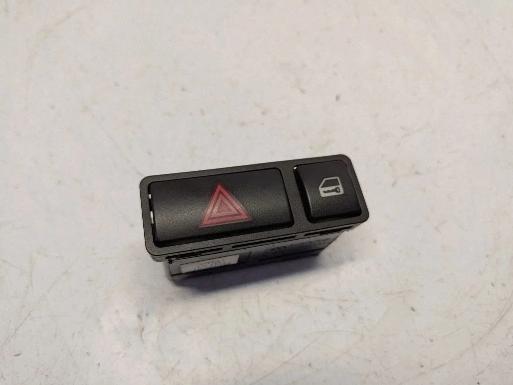 Hazard light switch 61318368920