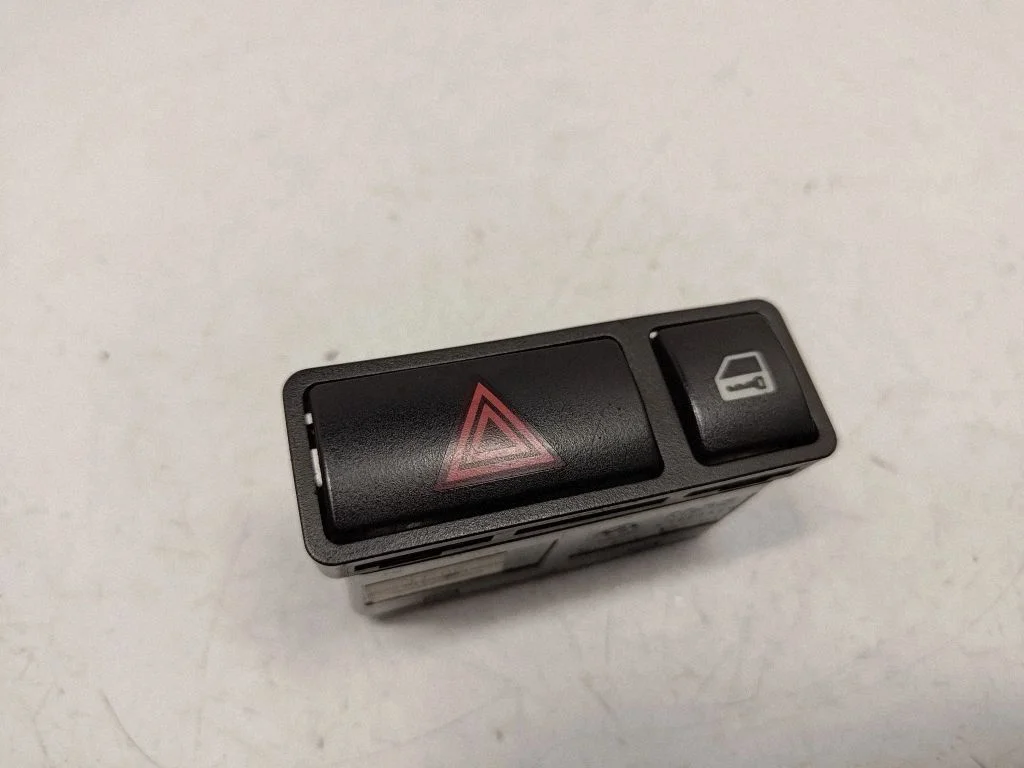Hazard light switch 61318368920