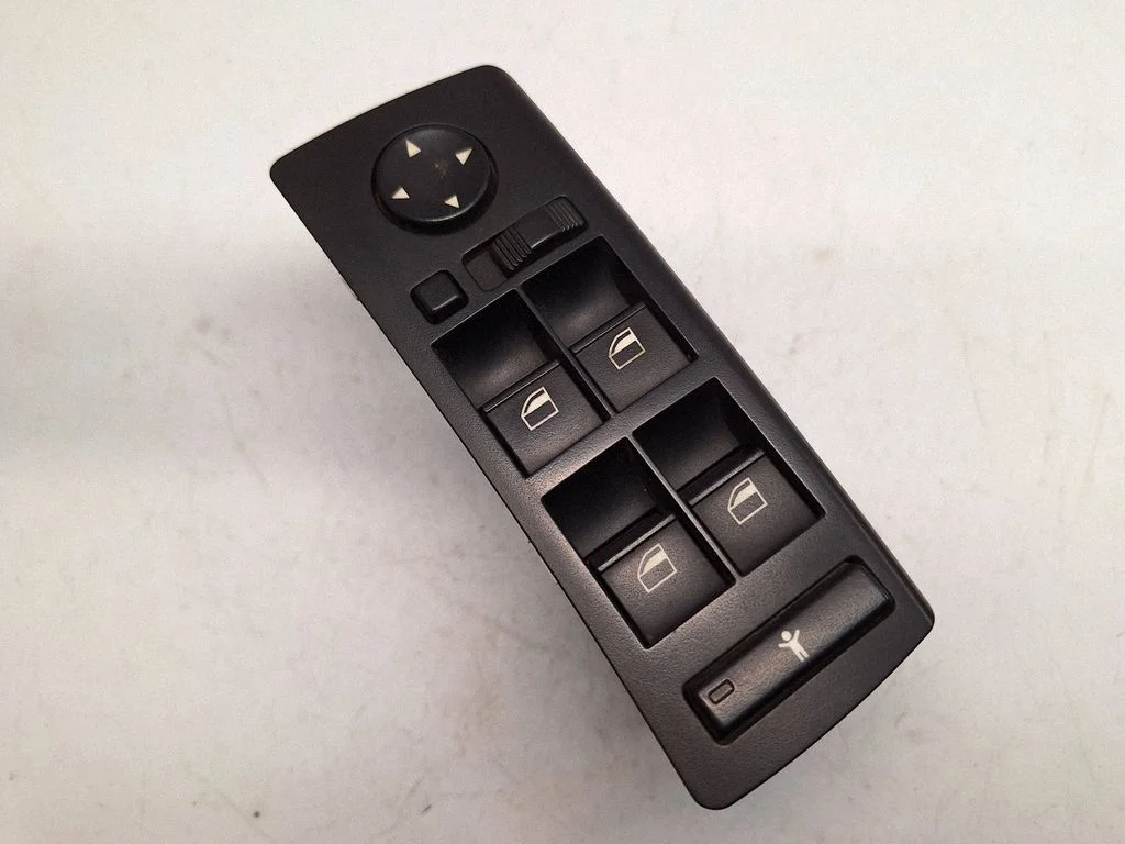 Electric window control switch 6916600