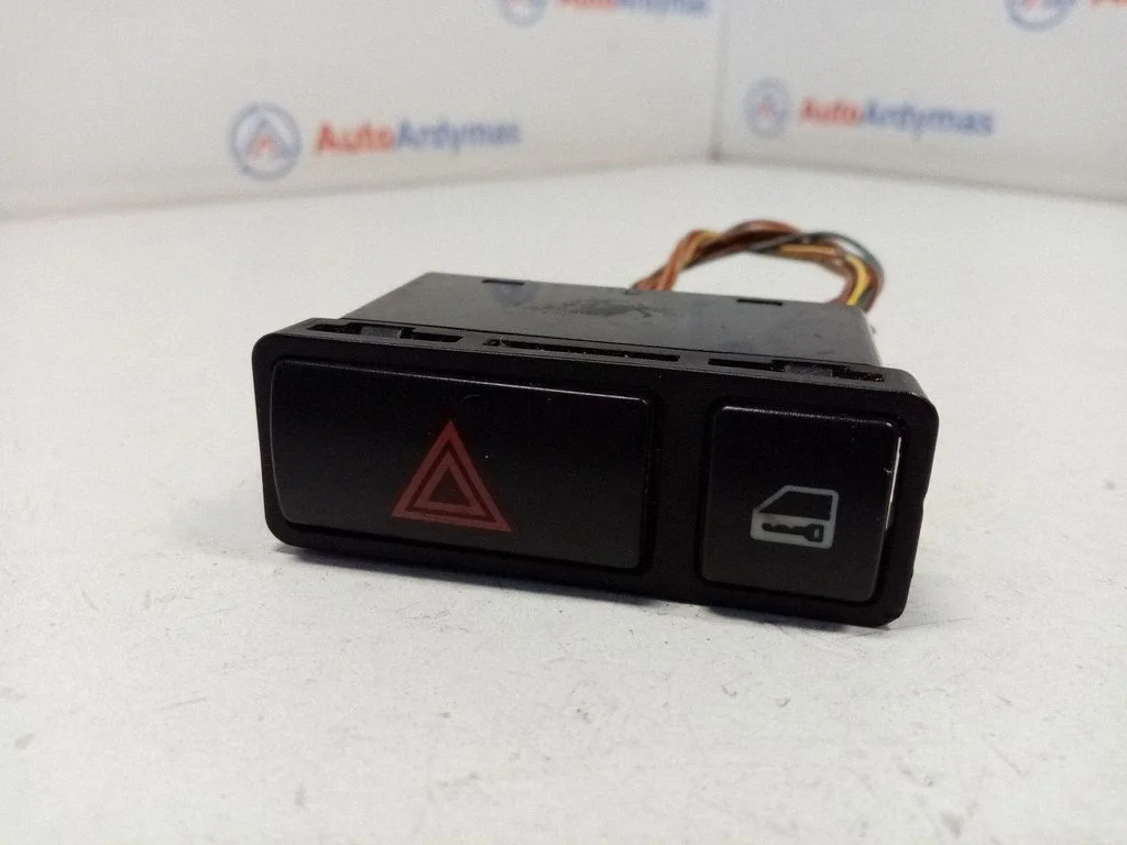 Hazard light switch 61318368920 – BMW Z4 E85 E86 (2002-2008)