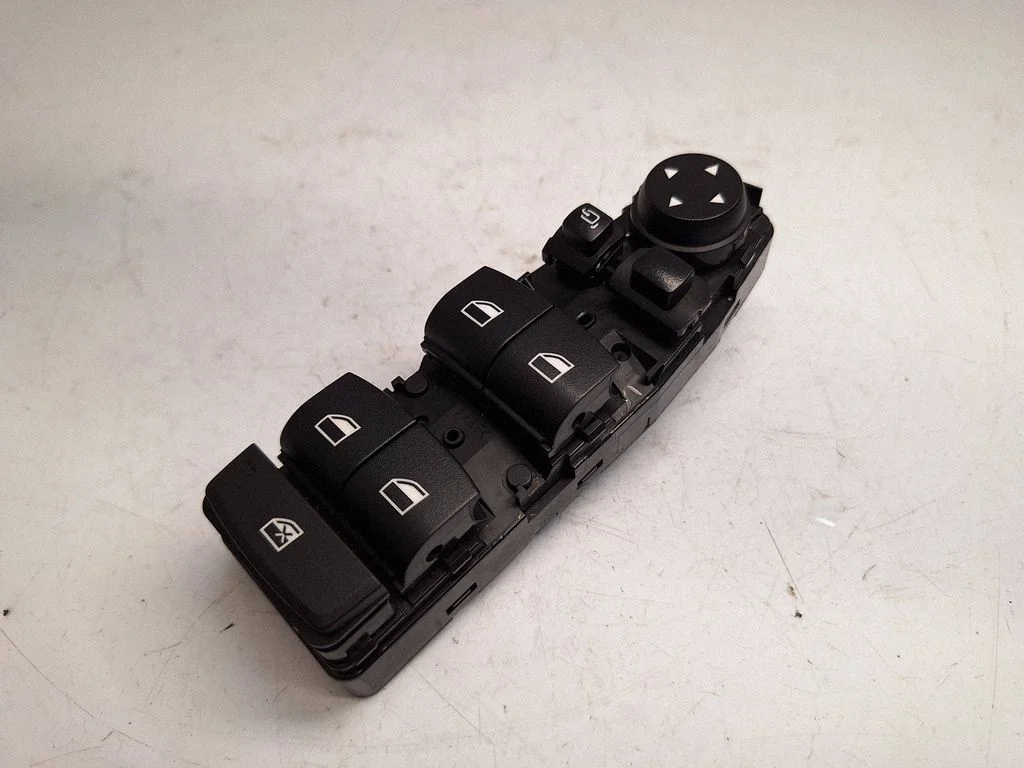 Electric window control switch 9362107