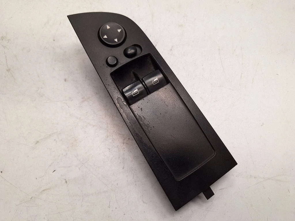 Electric window control switch 9217350