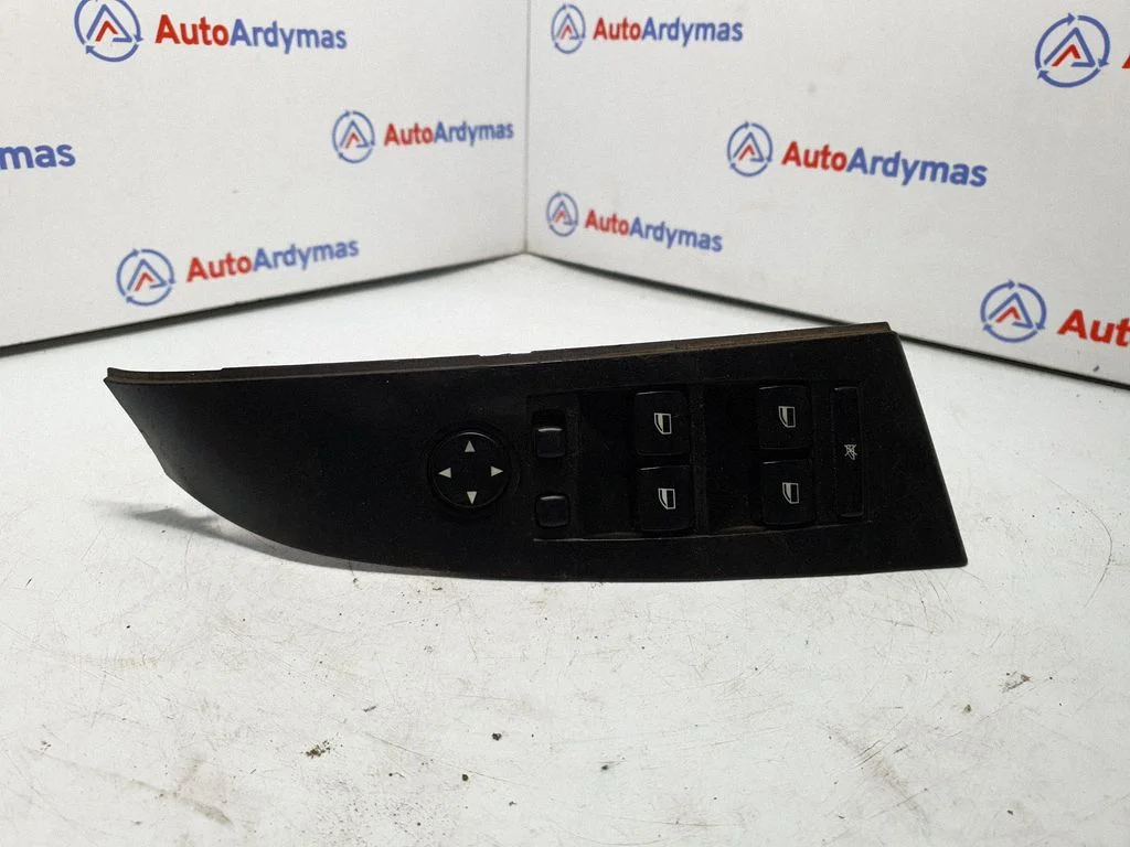 Electric window control switch 6943246