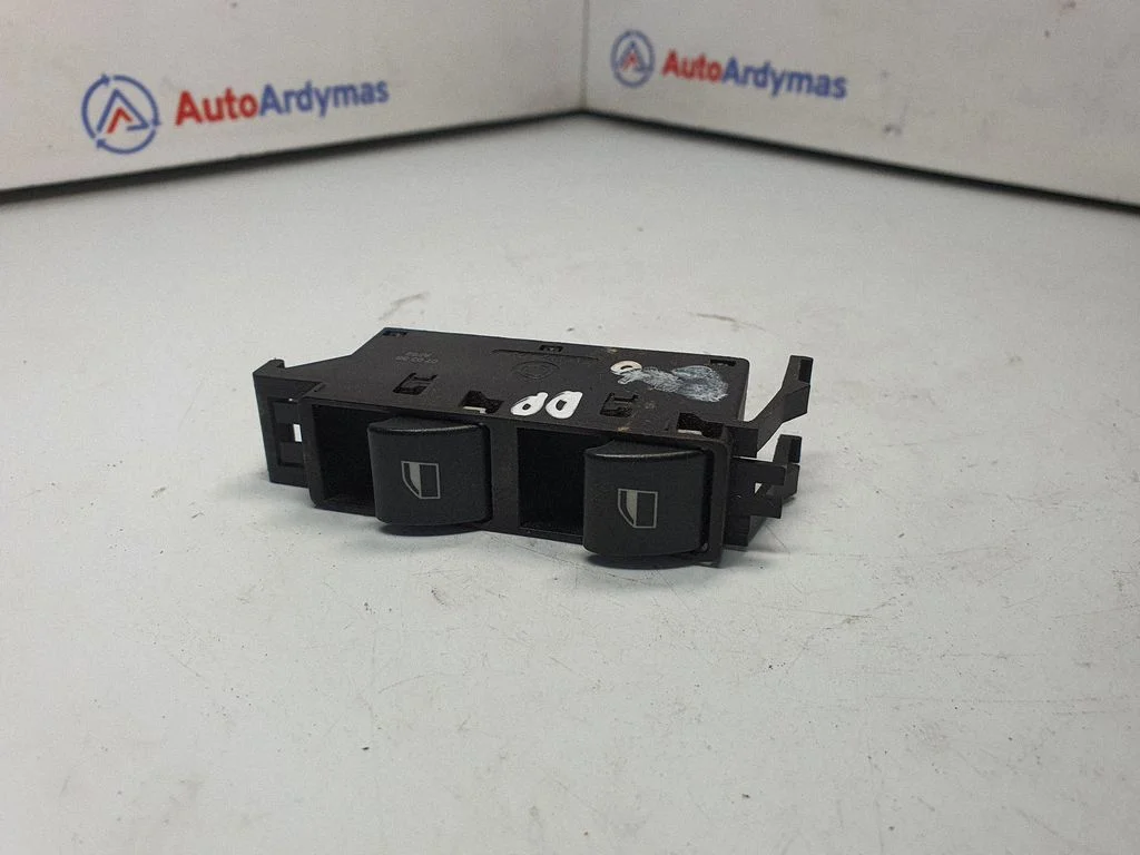 Elektrisko logu slēdzis – BMW 3. sērija E46 (1998-2005)