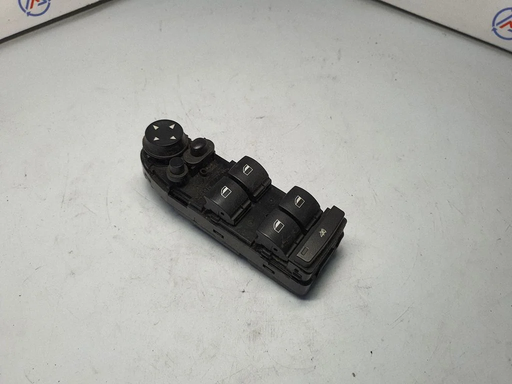 Electric window control switch 61319216049