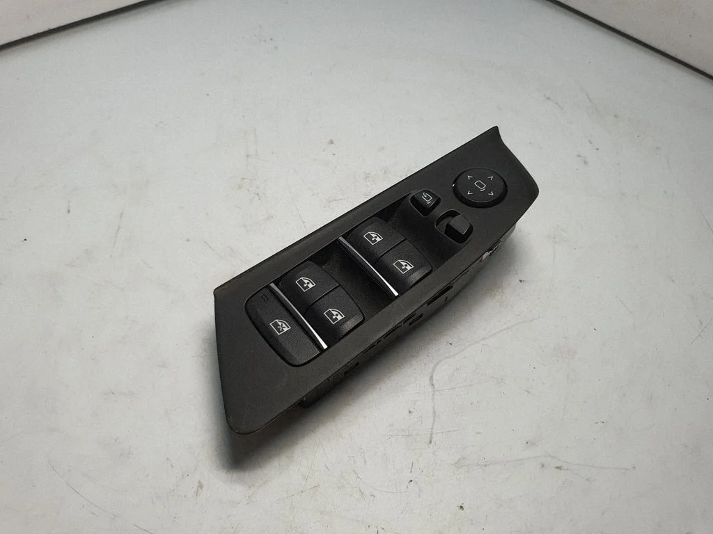 Przełącznik szyb elektrycznych – BMW Seria 5 G30 G31 G38 (2016-)